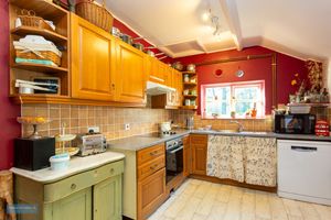 Alms Cottage - Kitchen/Diner- click for photo gallery